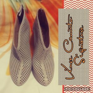 🎈🎈Signature by Vince Camuto Bootie 🎈🎈